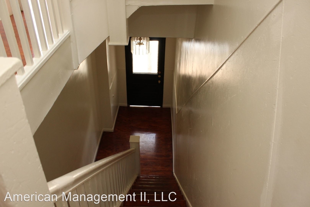 1824 Bolton Street - Photo 2