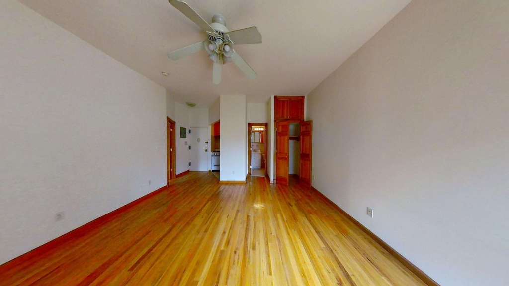 Spacious ,Extra large and bright 1beds for rent  Zest 77th Street  Upper west side Central Park $2390 - Photo 1