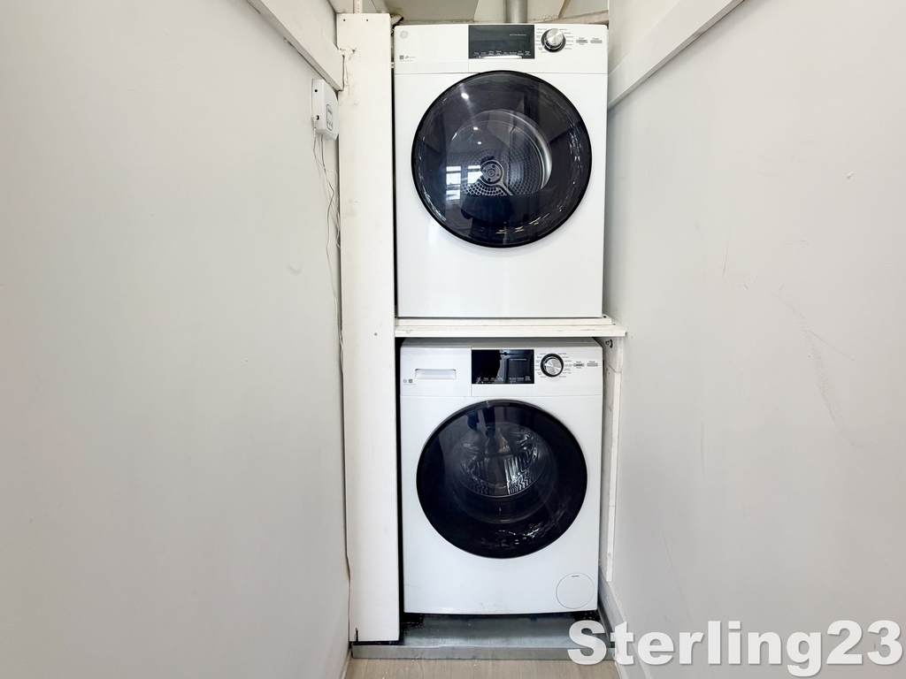 21-17 46th Street - Photo 3