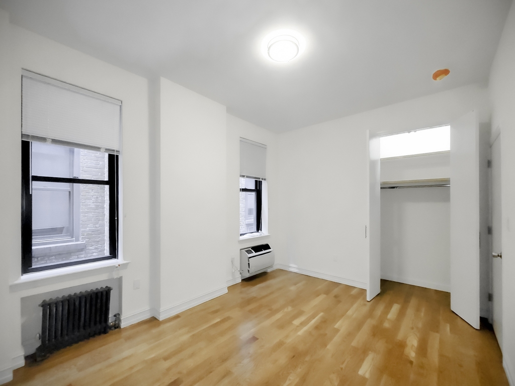 126 East 24th Street - Photo 8