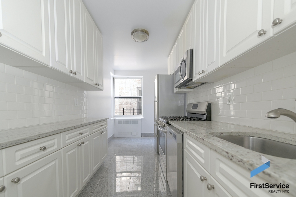 165 East 19th Street - Photo 1