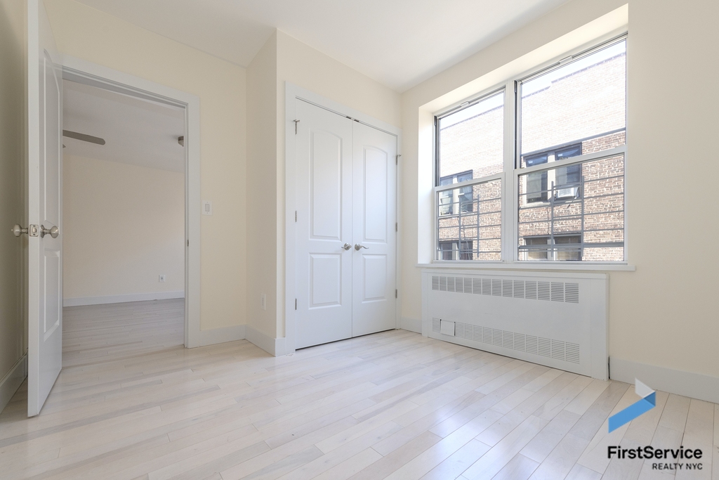 165 East 19th Street - Photo 5