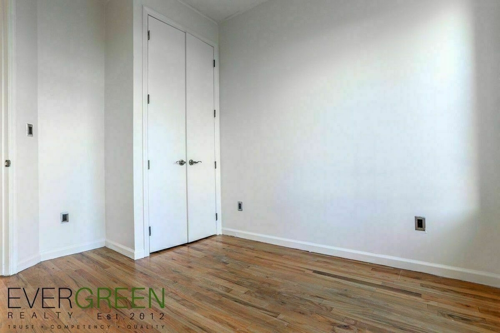 515 Lafayette Avenue - Photo 3