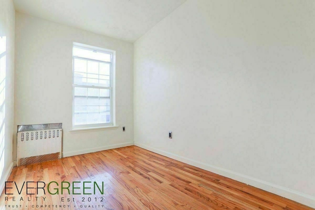 515 Lafayette Avenue - Photo 2