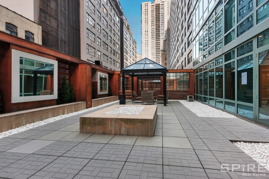 207 East 57th Street - Photo 13