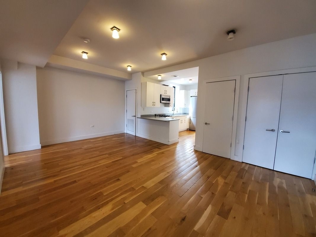 184 Joralemon Street - Photo 2