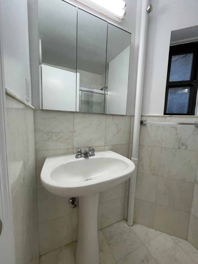 523 East 85th Street - Photo 2