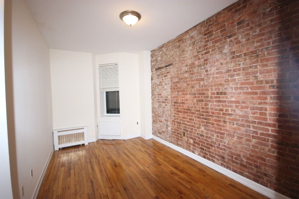 906 Amsterdam Avenue - Photo 3