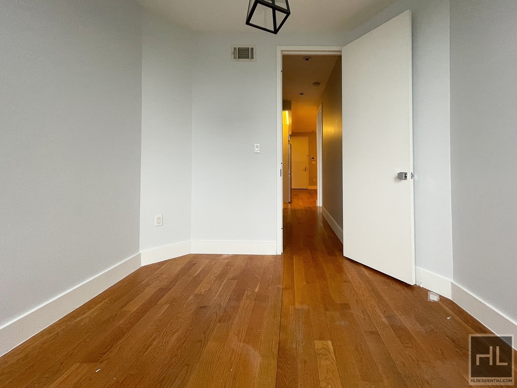 462 Pulaski Street - Photo 12