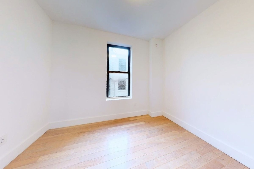 964 Amsterdam Avenue - Photo 2