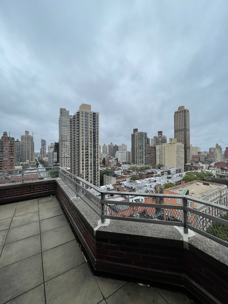 240 East 82nd Street - Photo 6