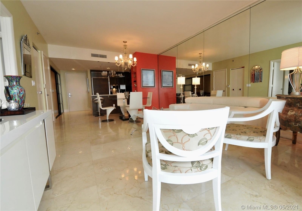 485 Brickell Ave - Photo 3