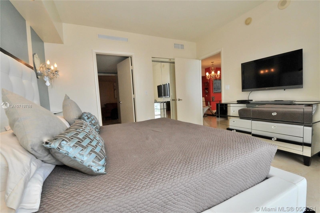 485 Brickell Ave - Photo 12