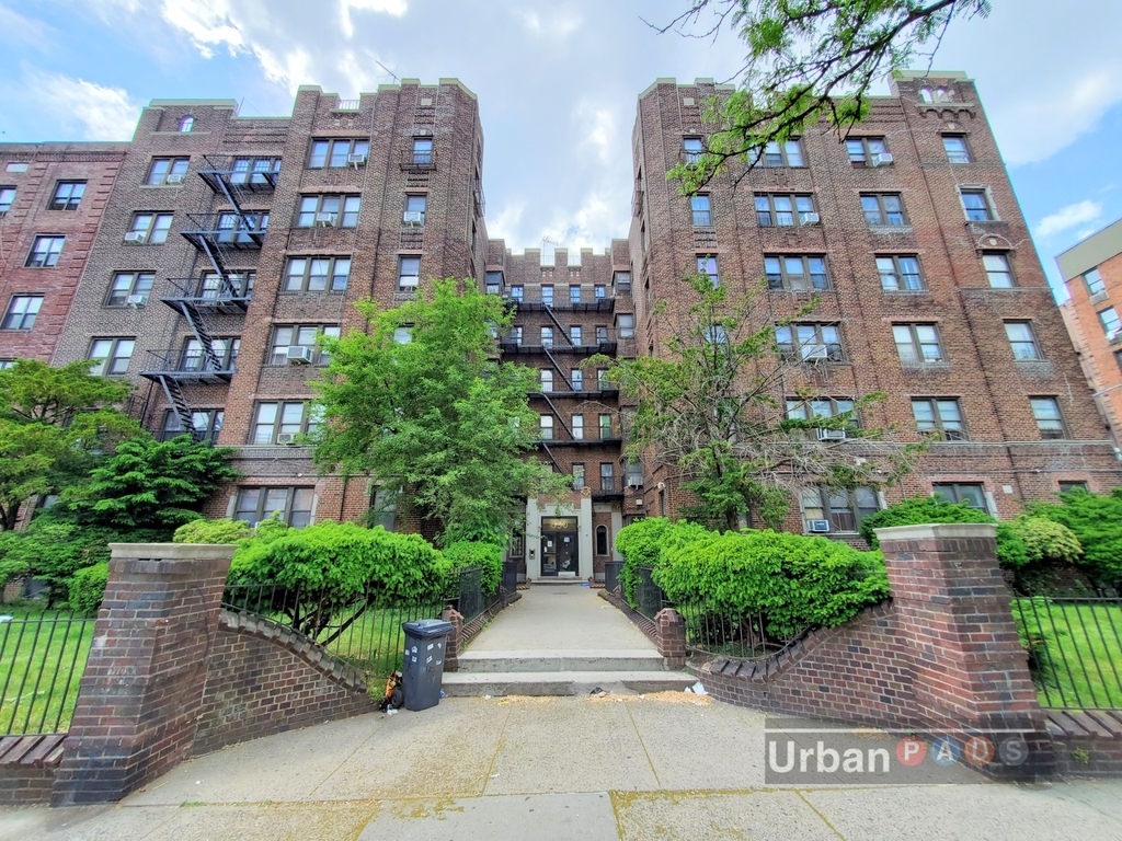 590 Ocean Avenue - Photo 10