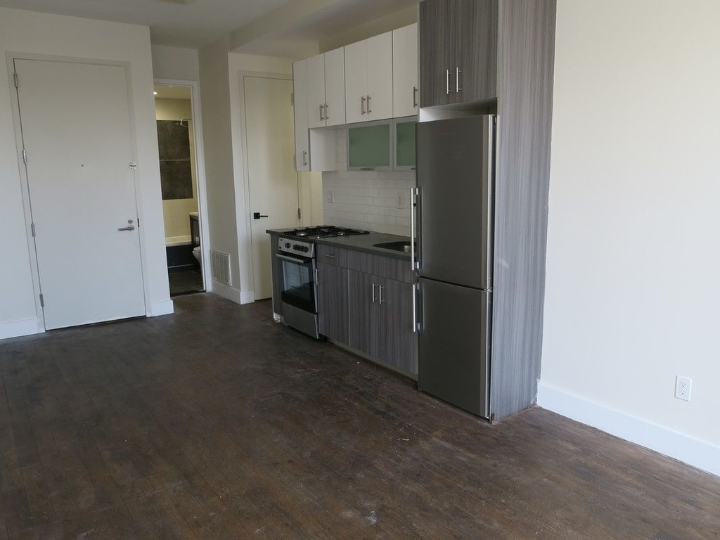 474 Lafayette Avenue - Photo 3