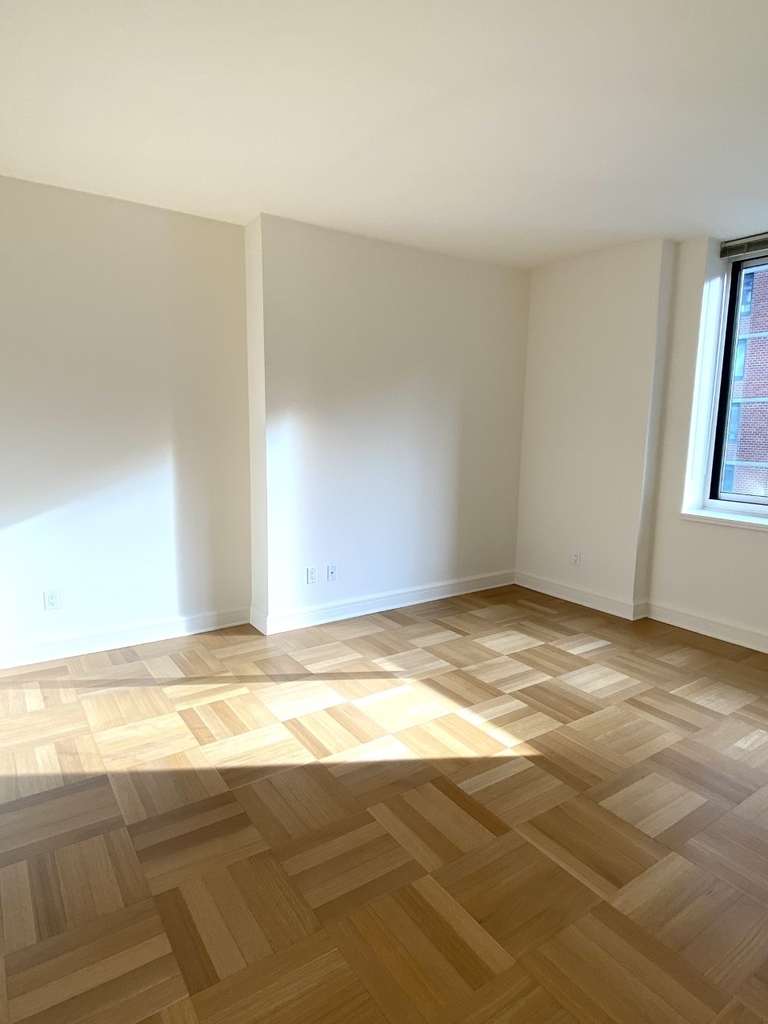 400 West 63rd Street - Photo 5