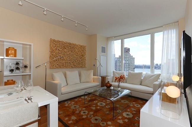 160 West 62nd Street - Photo 2