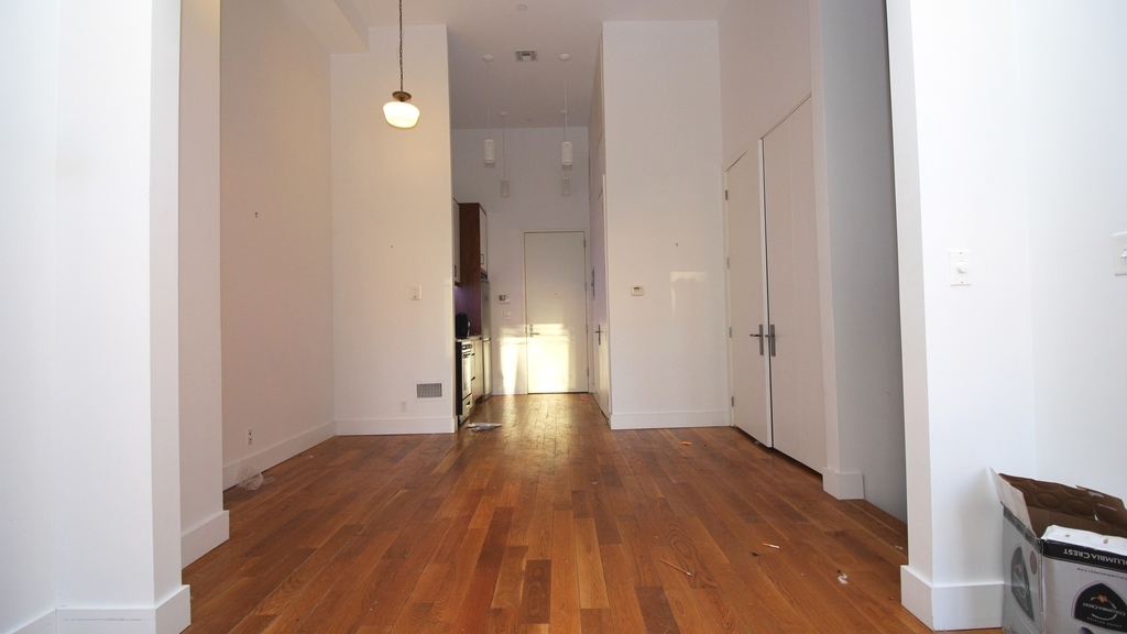 949 Willoughby Avenue - Photo 3