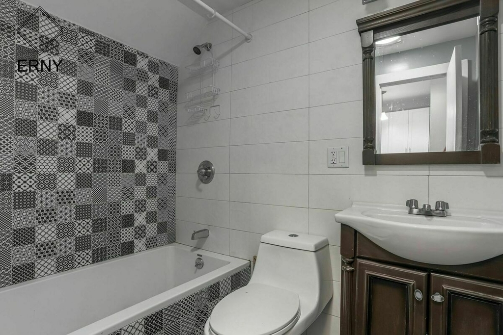 741 Lexington Avenue - Photo 7