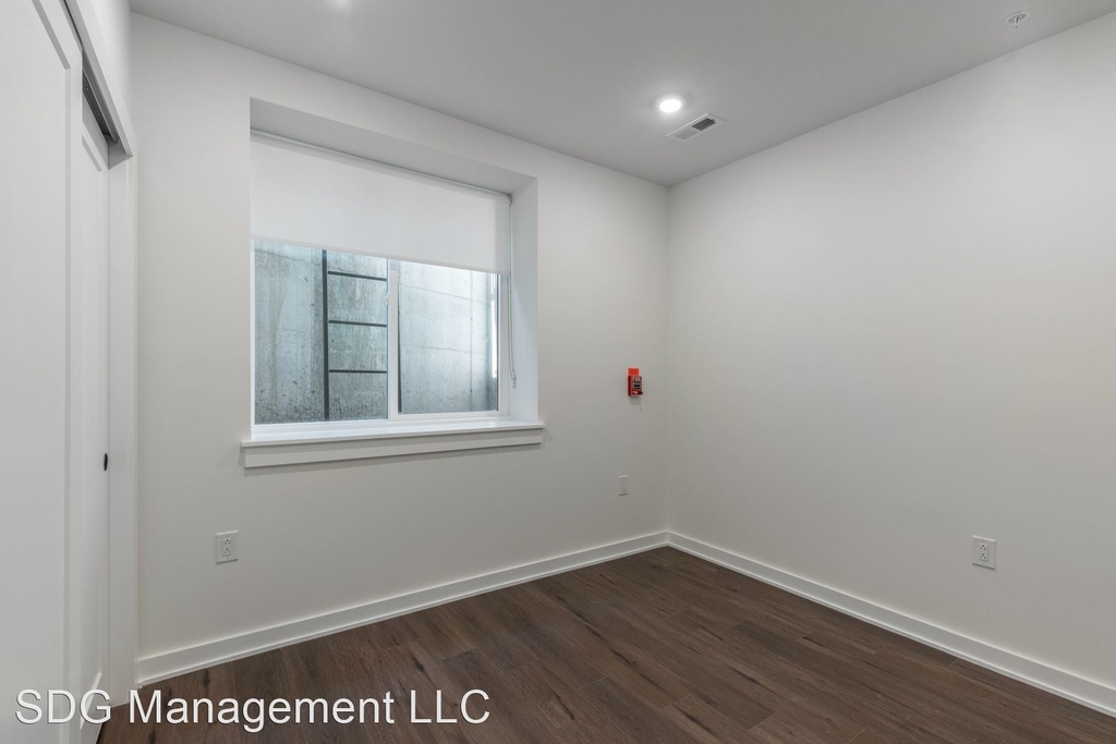 1836 E York Street - Photo 11