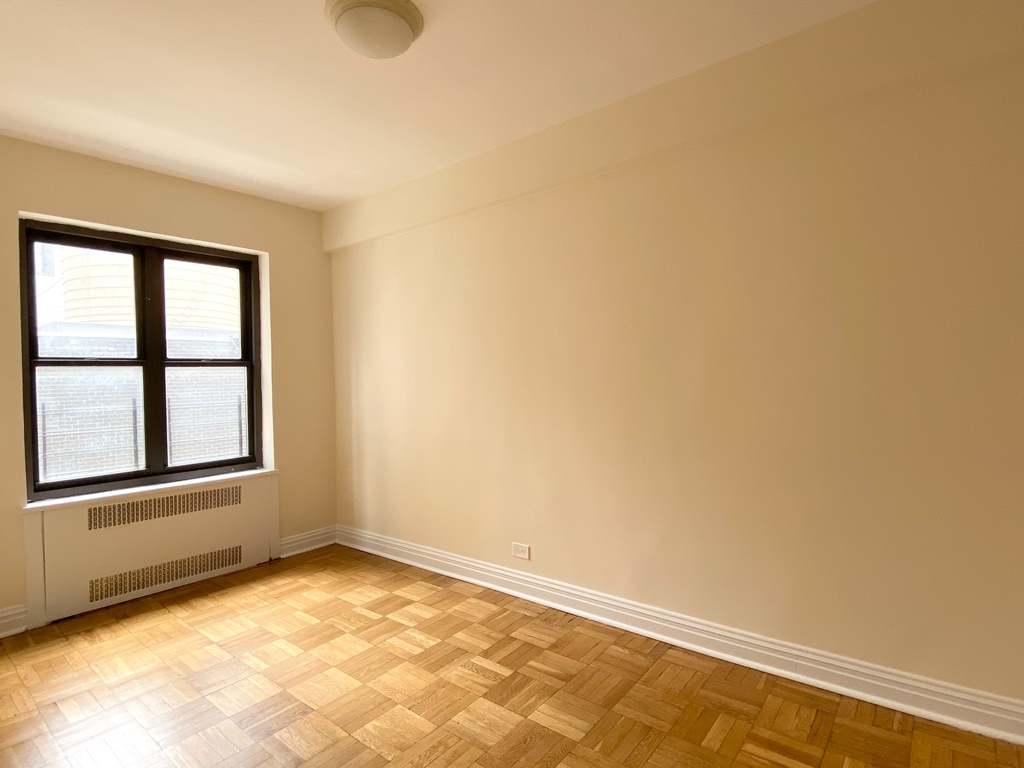 141 East 56th Street - Photo 6