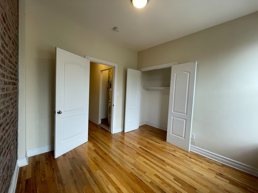 657 Knickerbocker Avenue - Photo 2