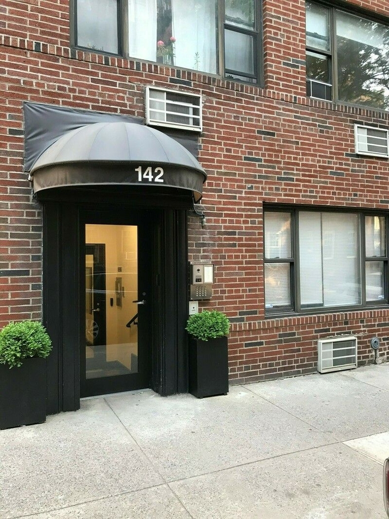 142 Hicks Street - Photo 6