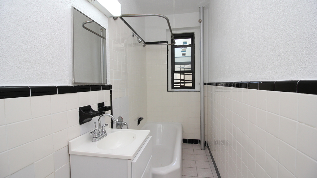 1543 Park Place, Brooklyn, NY 11213 - Photo 2