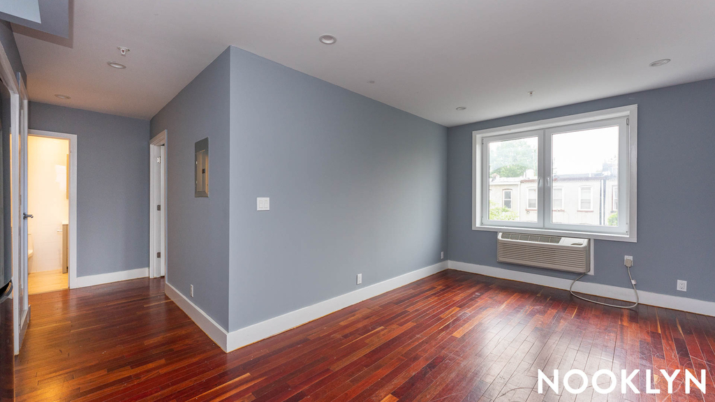 804 Jefferson Avenue - Photo 2