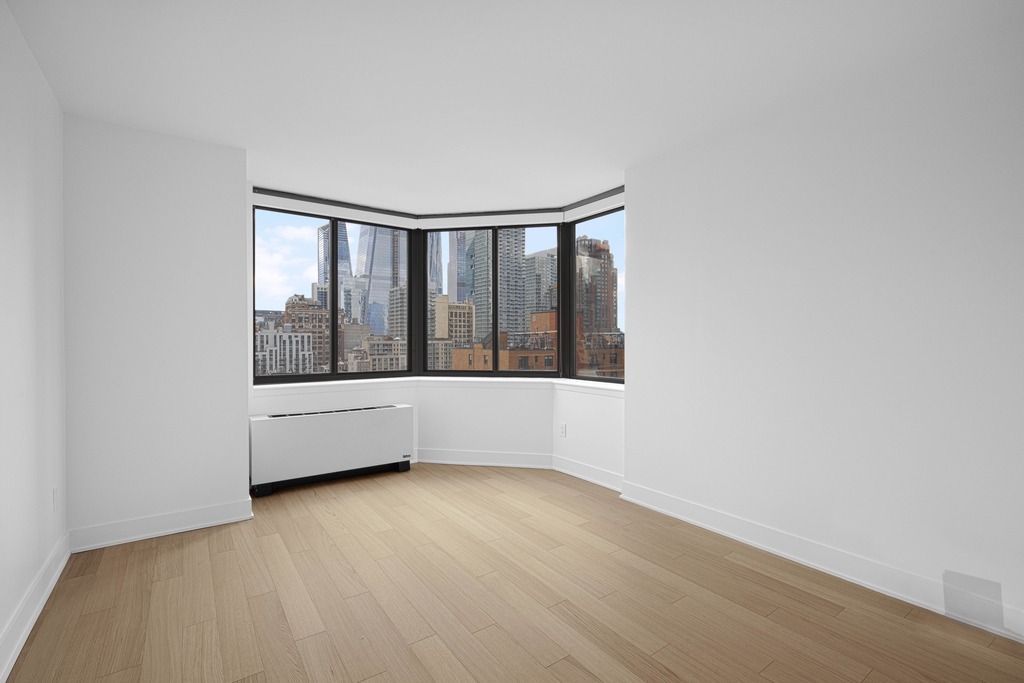 420 West 42nd Street - Photo 3