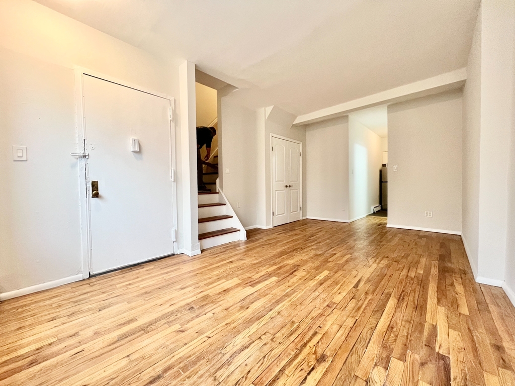 148 Parkside Avenue - Photo 1