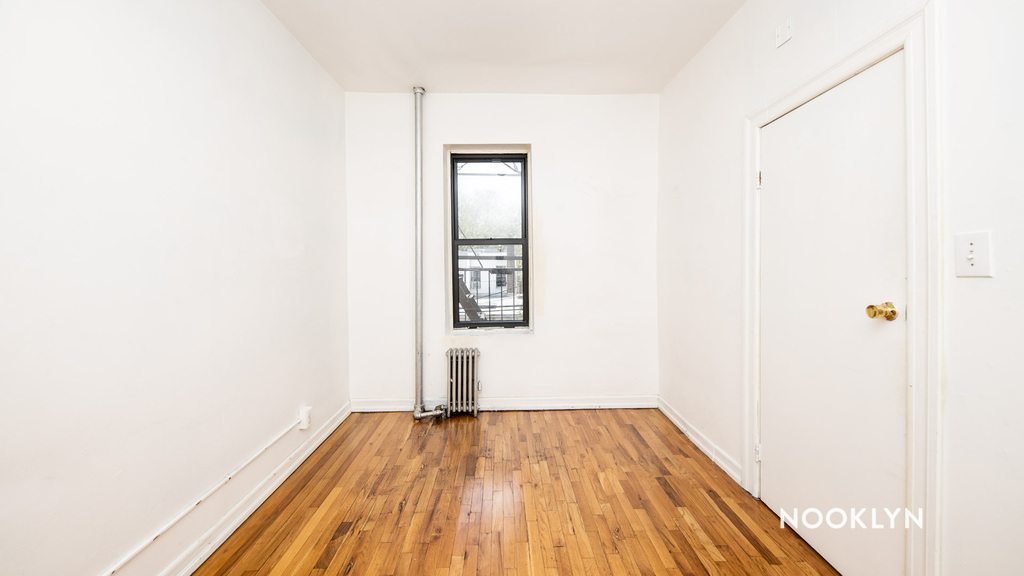 656 Metropolitan Avenue - Photo 6