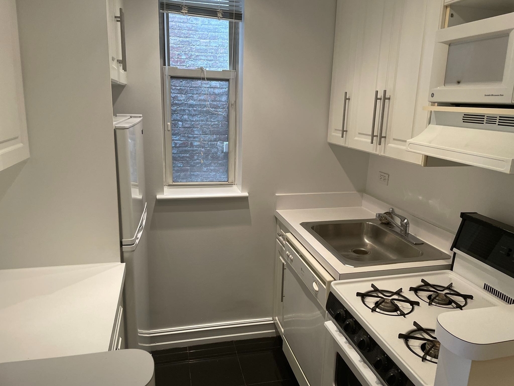 171 East 83rd Street - Photo 4