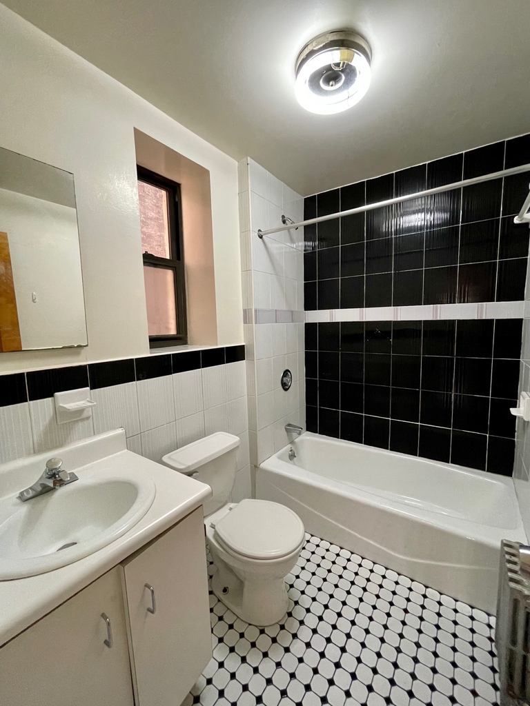 462 East 115th Street - Photo 10