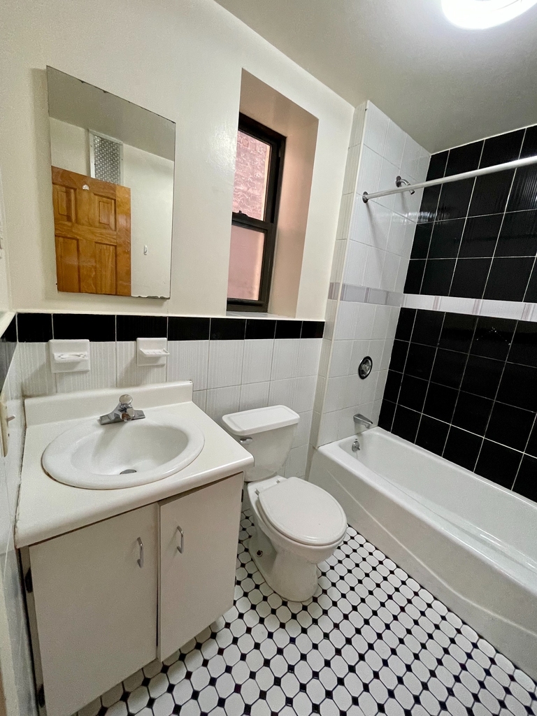 462 East 115th Street - Photo 7