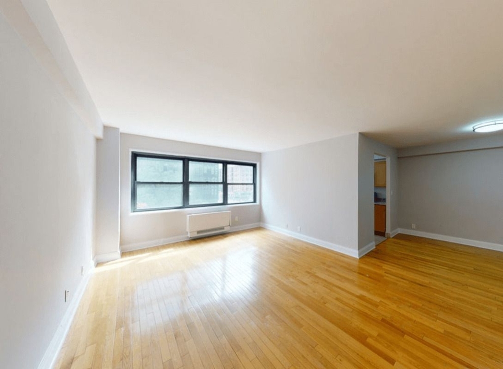 301 East 47th Street - Photo 2