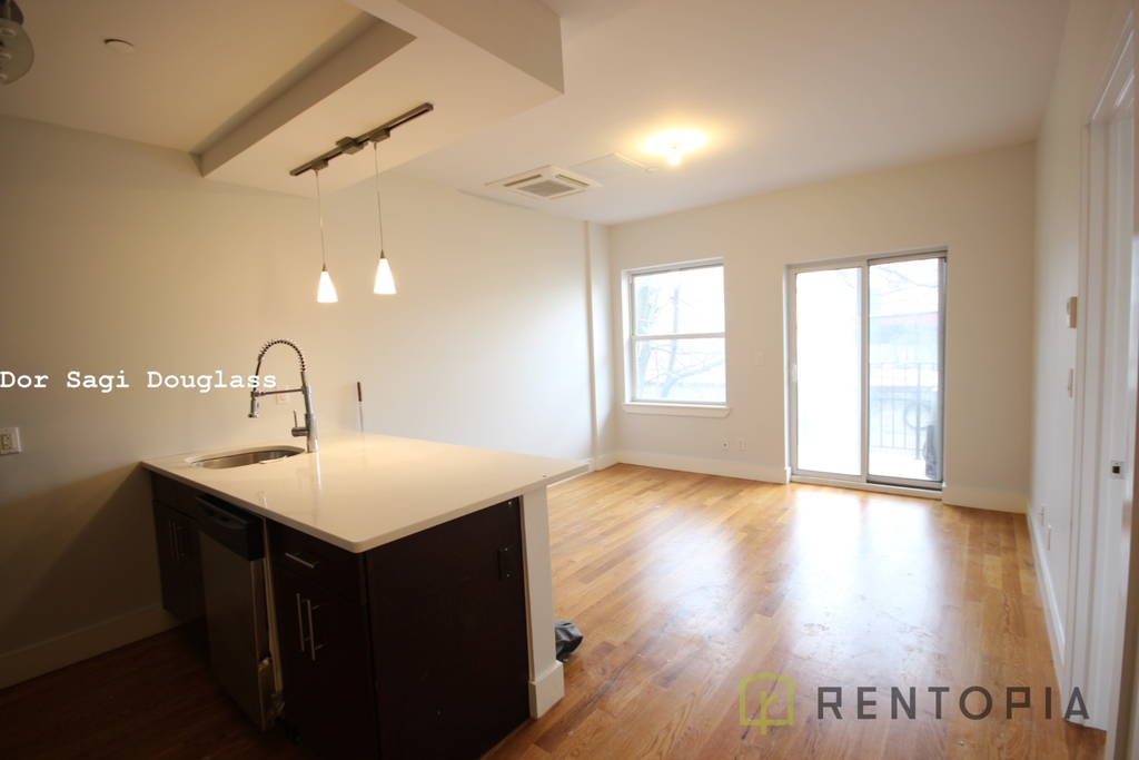 246 Union Avenue - Photo 1