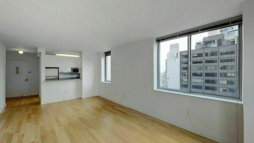 E 44th St - NO FEE - Luxury Building - Photo 6