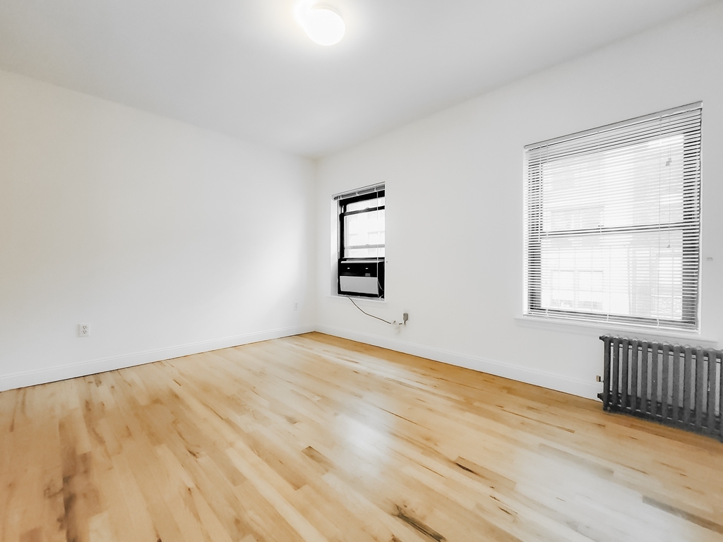 130 East 24th Street - Photo 0