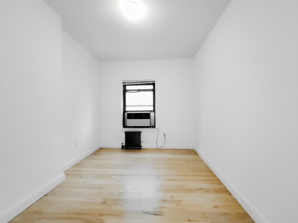 130 East 24th Street - Photo 3