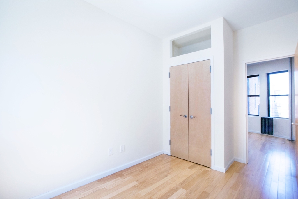 587 West 177th Street - Photo 6