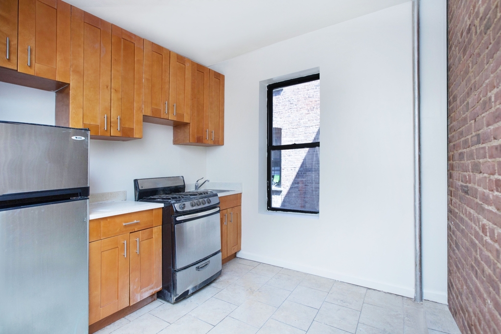 587 West 177th Street - Photo 4