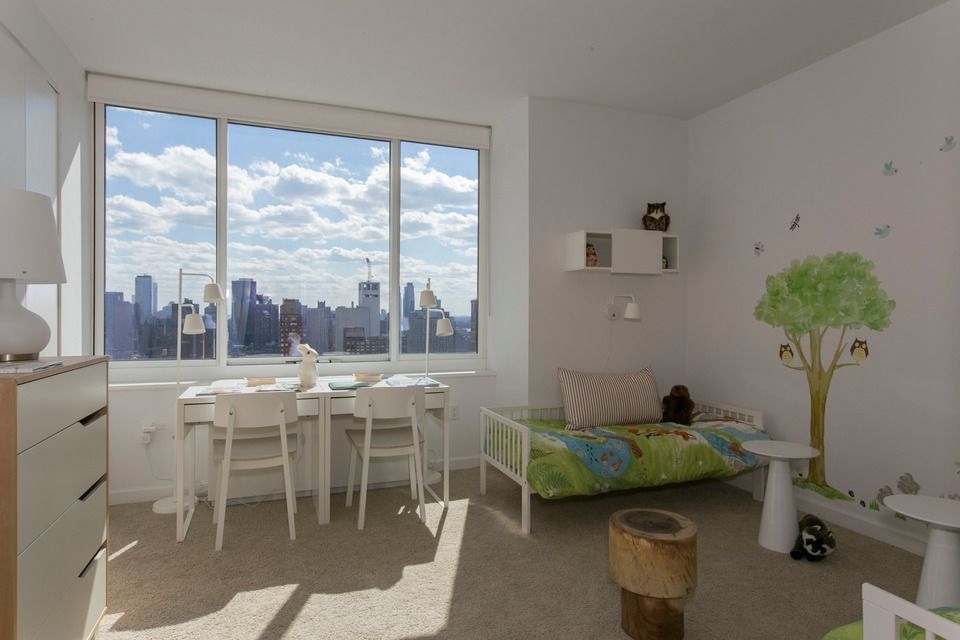 160 West 62nd Street - Photo 4