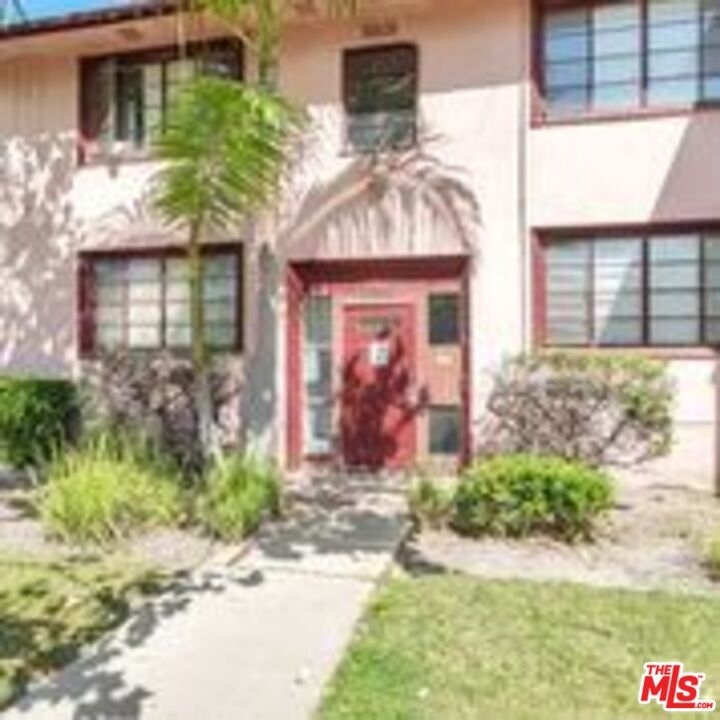 4063 Abourne Rd - Photo 0