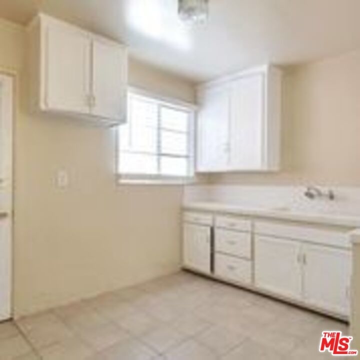 4063 Abourne Rd - Photo 8