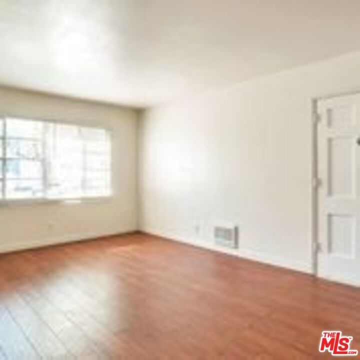 4063 Abourne Rd - Photo 9