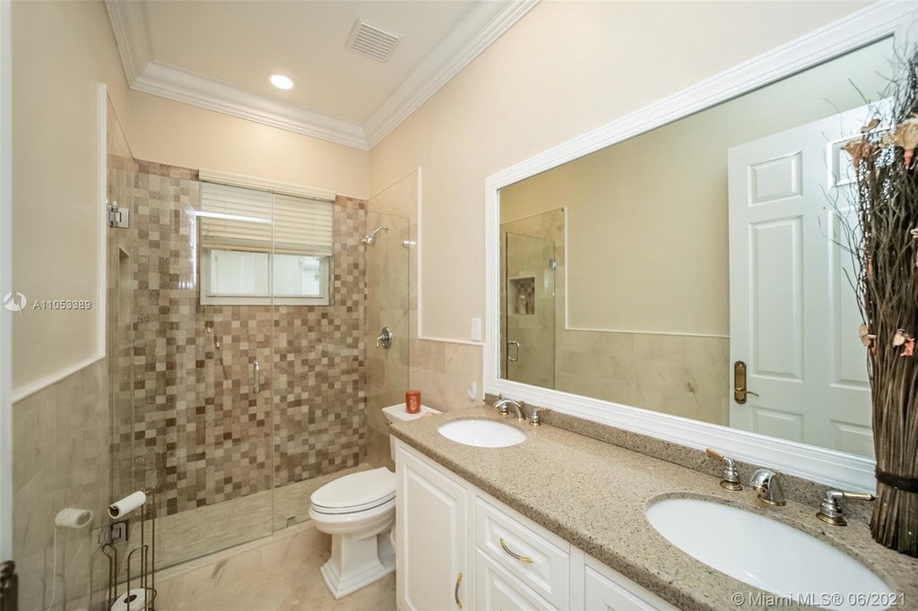 1445 Breakwater Ter - Photo 32