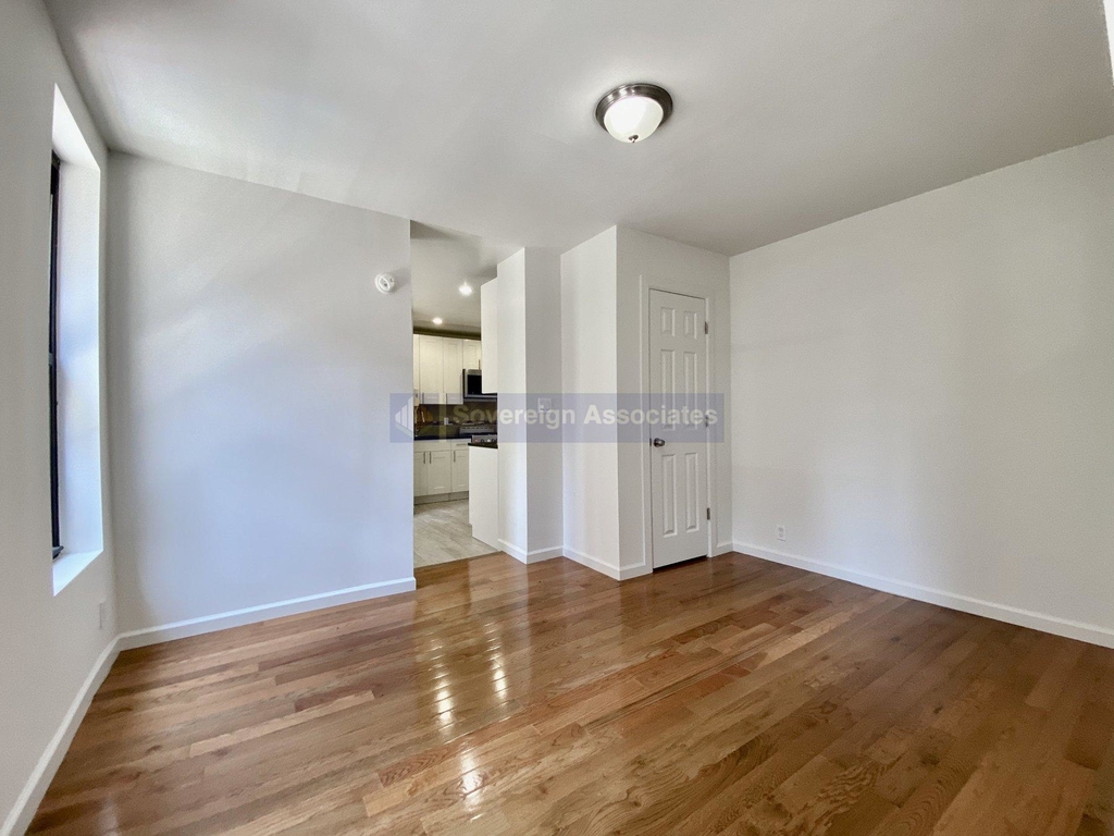 401 East 68th Street - Photo 2