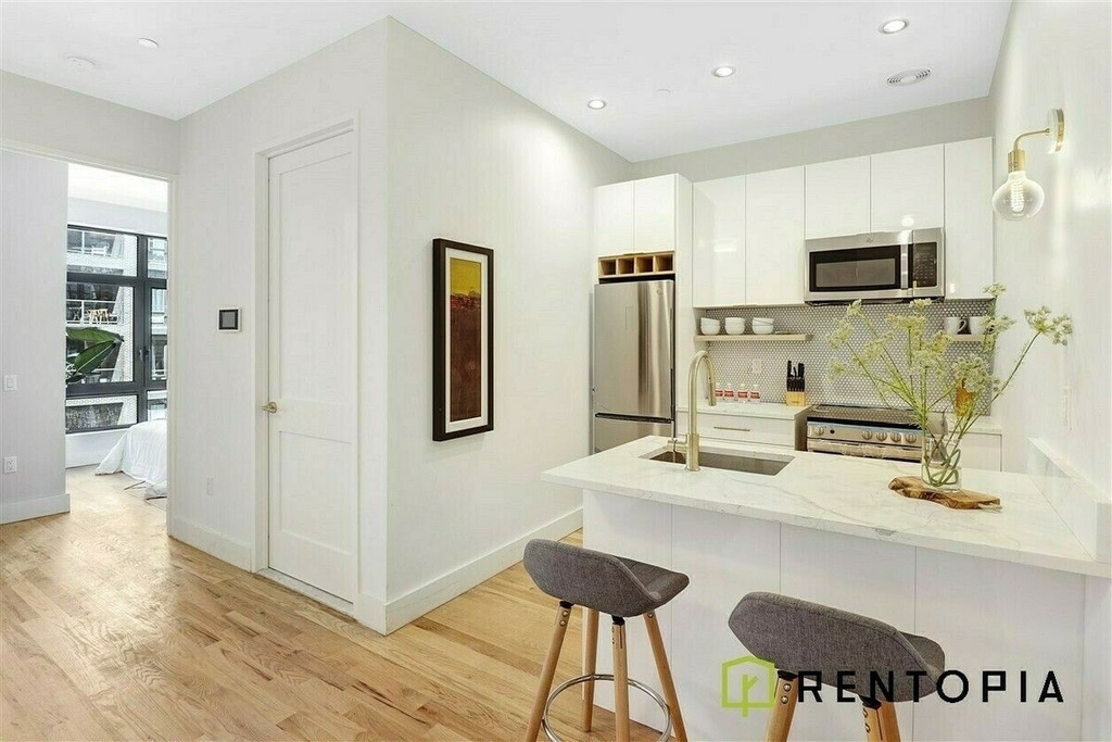 1056 Manhattan Avenue - Photo 1