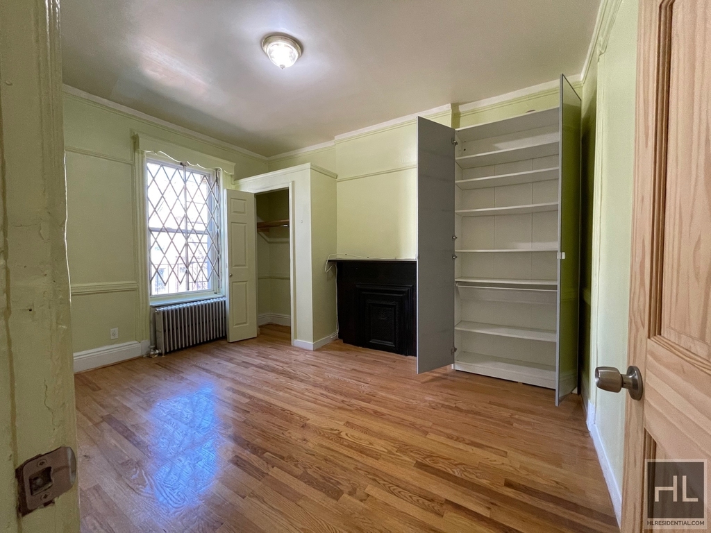 895 Jefferson Avenue - Photo 2